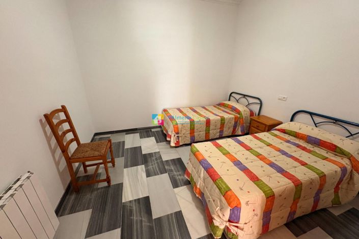 Image No.19-8 Bed Townhouse for sale