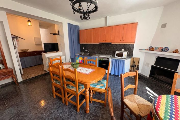 Image No.23-8 Bed Townhouse for sale