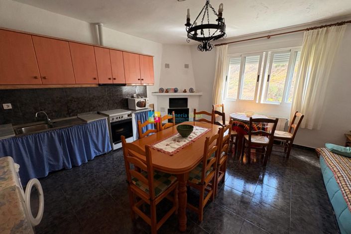 Image No.24-8 Bed Townhouse for sale