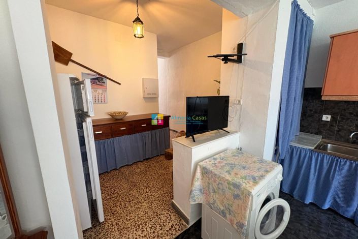 Image No.25-8 Bed Townhouse for sale