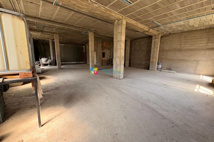 Image No.42-8 Bed Townhouse for sale