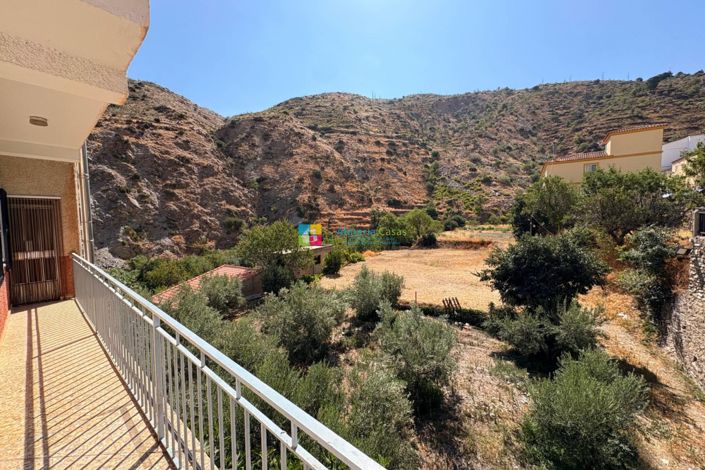 Image No.48-8 Bed Townhouse for sale