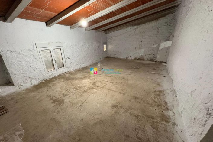 Image No.14-2 Bed Country House for sale