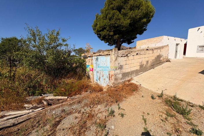 Image No.18-2 Bed Country House for sale