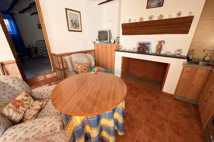 Image No.2-2 Bed Country House for sale