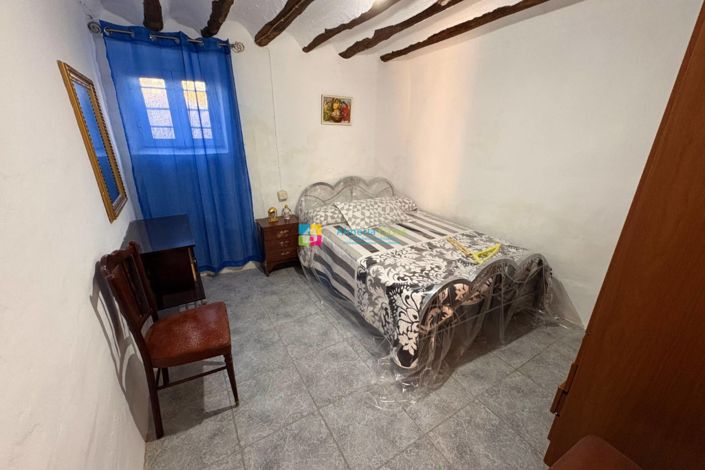 Image No.7-2 Bed Country House for sale