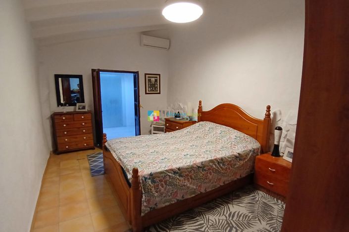 Image No.8-2 Bed Country House for sale