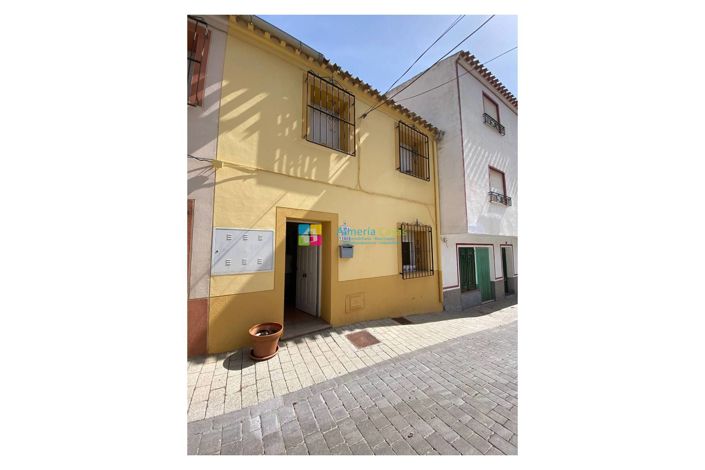 Image No.1-3 Bed Townhouse for sale