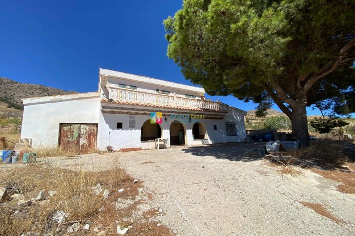 Image No.1-5 Bed Country House for sale