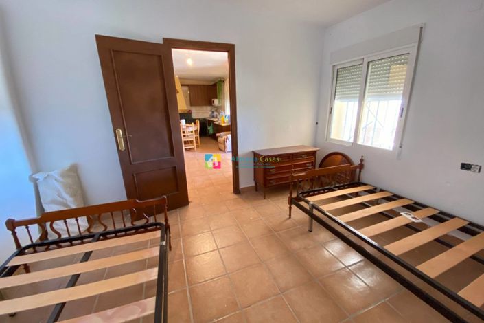 Image No.12-5 Bed Country House for sale