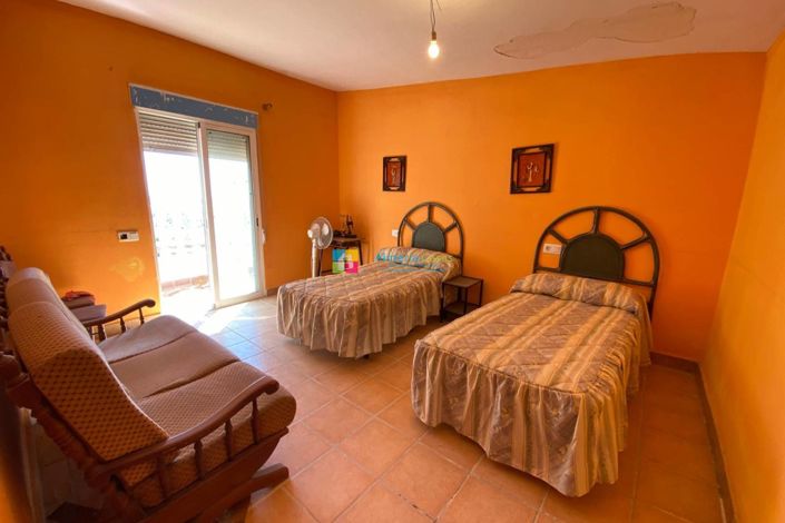 Image No.18-5 Bed Country House for sale