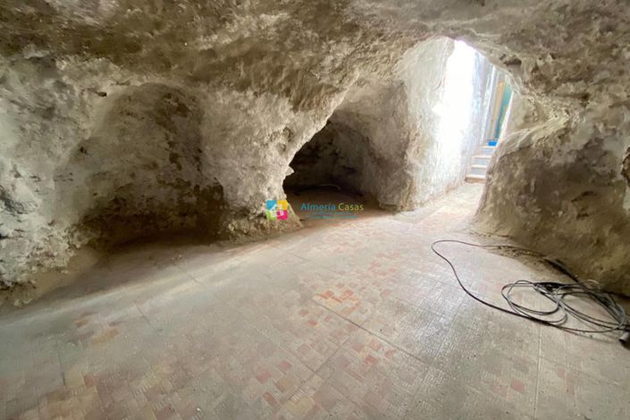 Image No.30-5 Bed Country House for sale