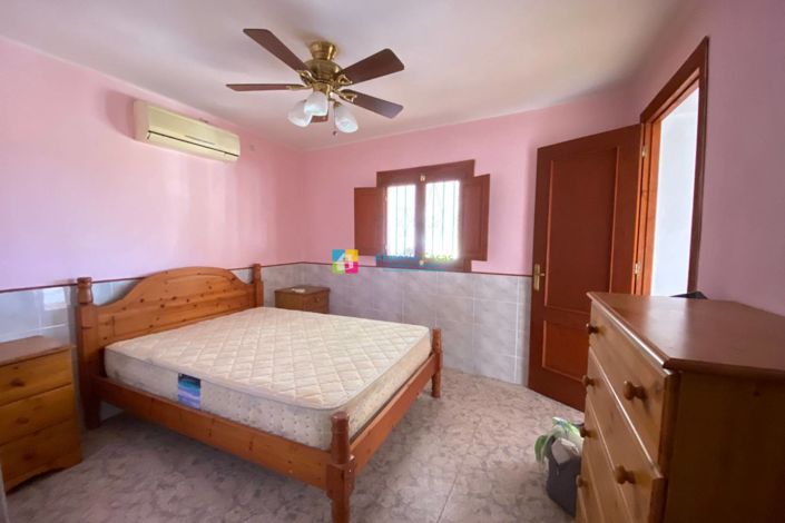 Image No.11-3 Bed Country House for sale