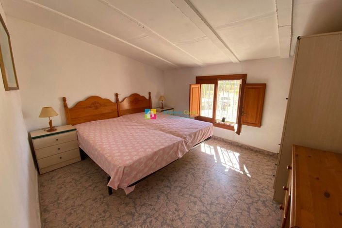 Image No.23-3 Bed Country House for sale