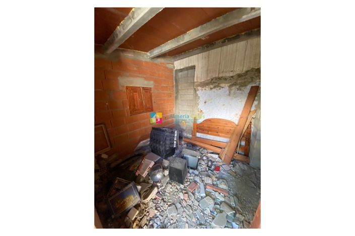 Image No.32-3 Bed Country House for sale