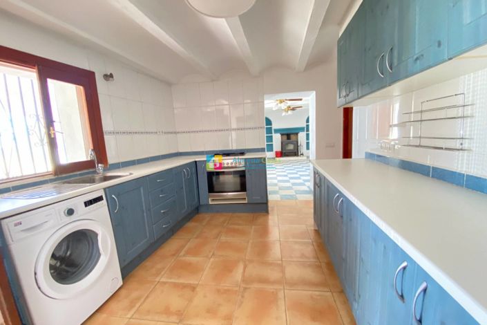 Image No.5-3 Bed Country House for sale