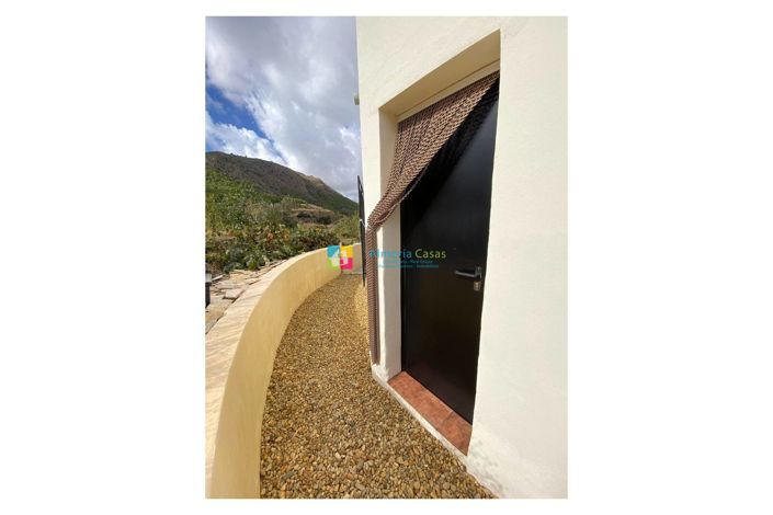 Image No.17-3 Bed Country House for sale