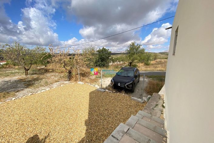 Image No.21-3 Bed Country House for sale