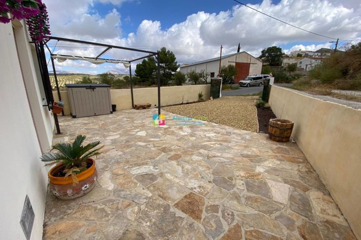 Image No.23-3 Bed Country House for sale