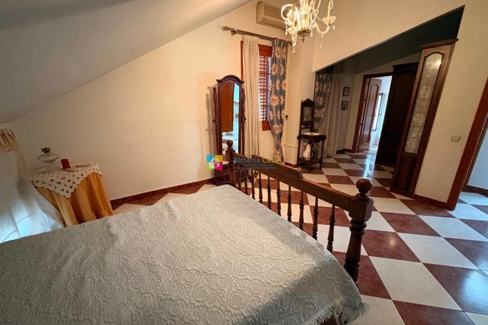 Image No.15-4 Bed Villa for sale