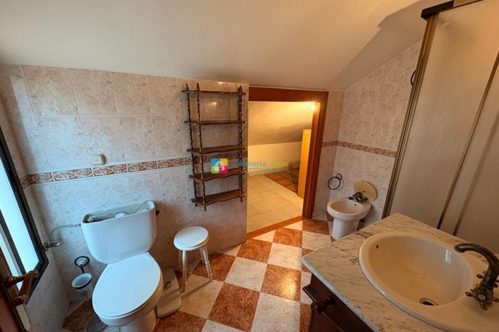 Image No.17-4 Bed Villa for sale