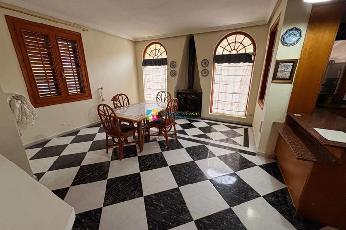 Image No.5-4 Bed Villa for sale