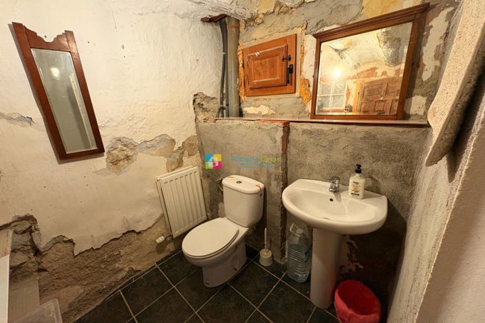 Image No.15-6 Bed Country House for sale