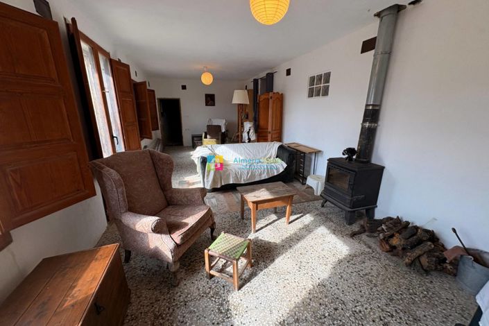 Image No.17-6 Bed Country House for sale