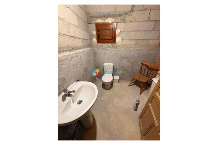 Image No.30-6 Bed Country House for sale