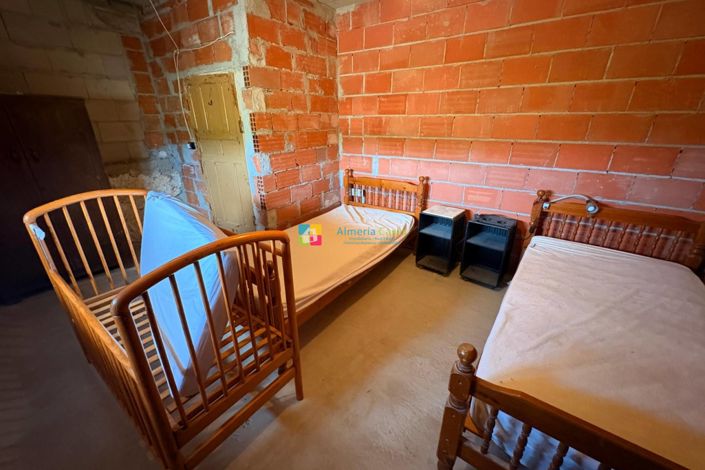 Image No.34-6 Bed Country House for sale