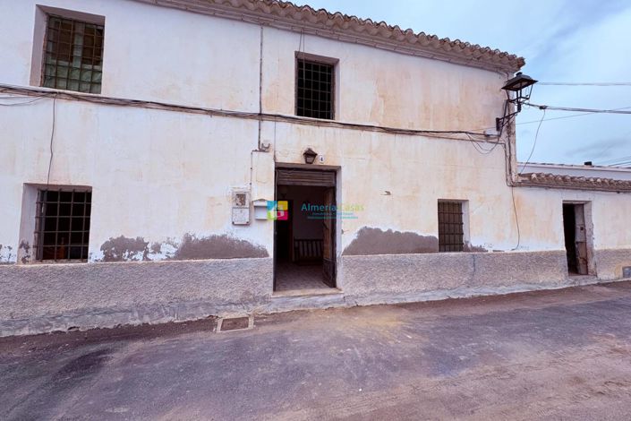 Image No.1-3 Bed Townhouse for sale