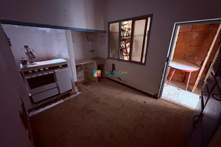 Image No.10-3 Bed Townhouse for sale