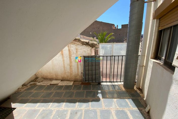 Image No.10-6 Bed Townhouse for sale