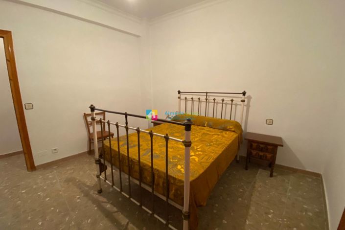 Image No.15-6 Bed Townhouse for sale