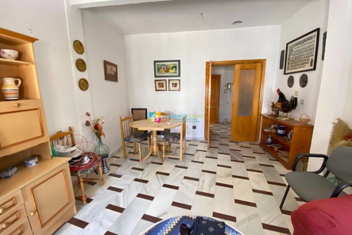 Image No.24-6 Bed Townhouse for sale