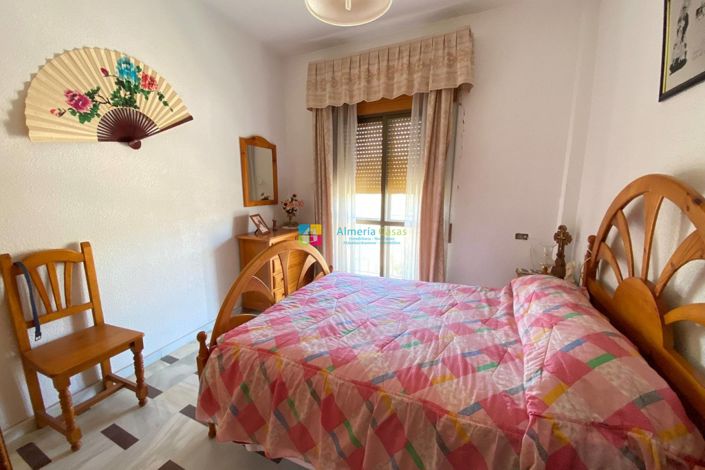 Image No.30-6 Bed Townhouse for sale