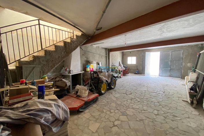 Image No.40-6 Bed Townhouse for sale