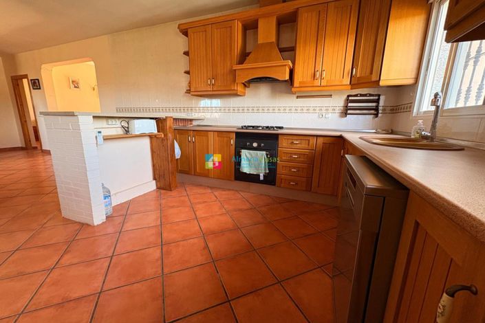 Image No.9-3 Bed Villa for sale