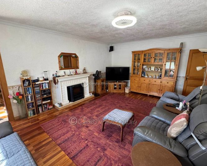 Image No.12-4 Bed Country House for sale