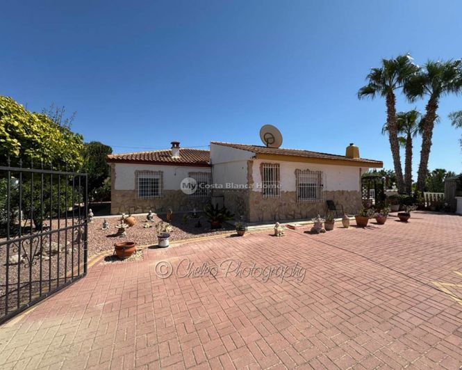 Image No.19-4 Bed Country House for sale