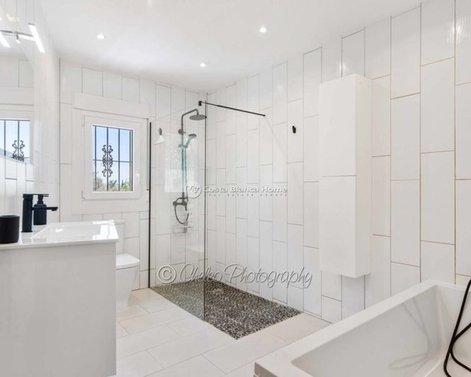 Image No.8-4 Bed Villa for sale