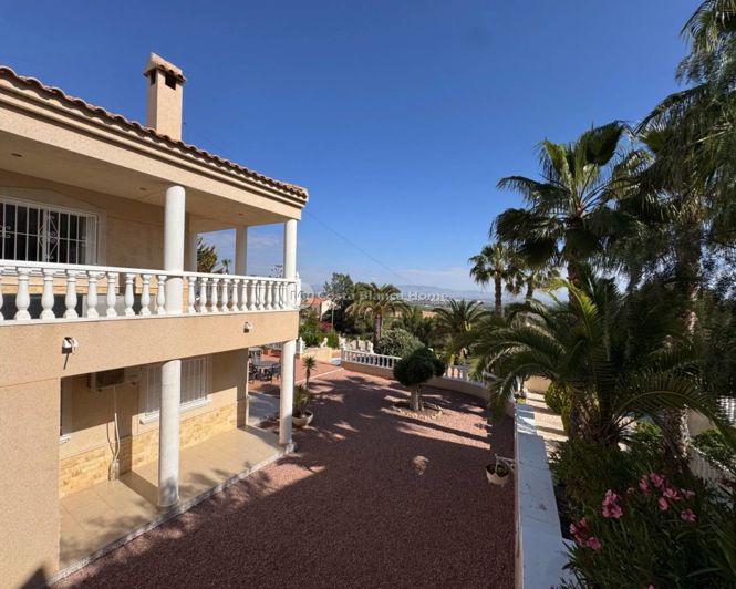 Image No.28-3 Bed Villa for sale