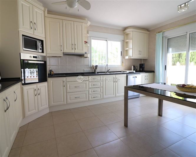 Image No.7-3 Bed Villa for sale