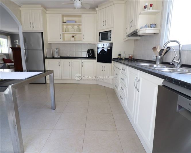 Image No.9-3 Bed Villa for sale