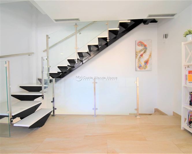 Image No.18-3 Bed Villa for sale