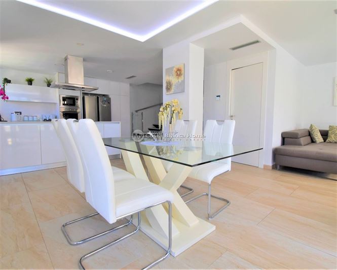 Image No.3-3 Bed Villa for sale