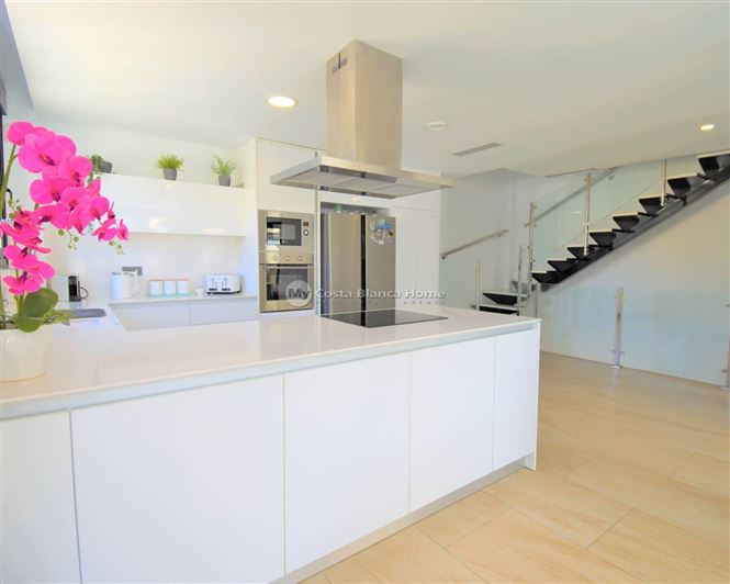 Image No.6-3 Bed Villa for sale