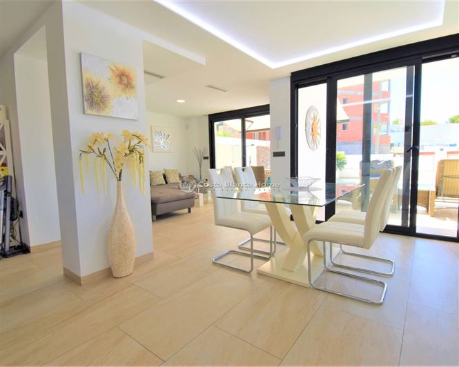 Image No.7-3 Bed Villa for sale