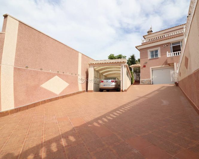 Image No.4-4 Bed Villa for sale