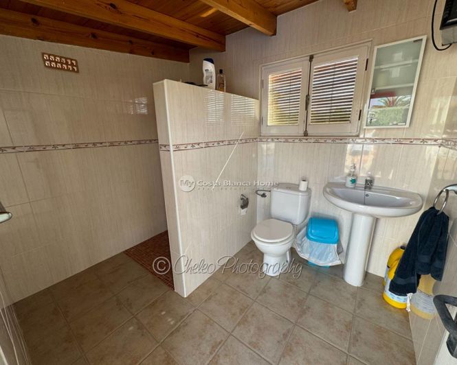 Image No.20-5 Bed Country House for sale